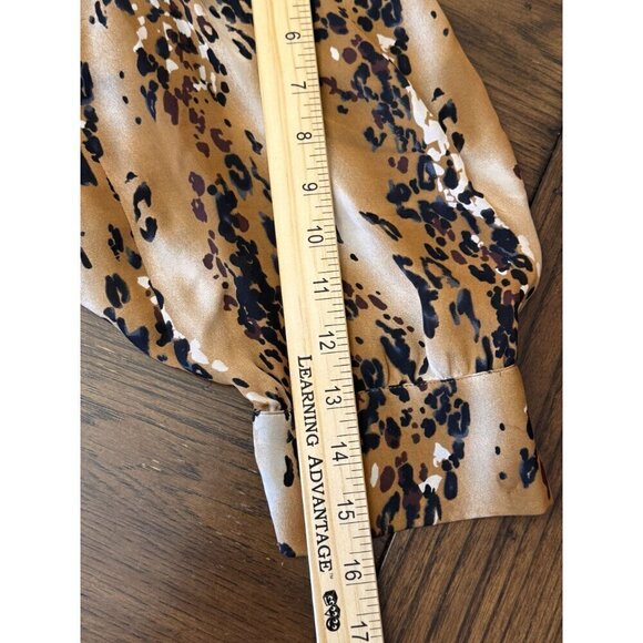 Parker Animal Print Speckled Abstract 100% Silk V-Neck Peplum Blouse EUC SZ M - Picture 8 of 9